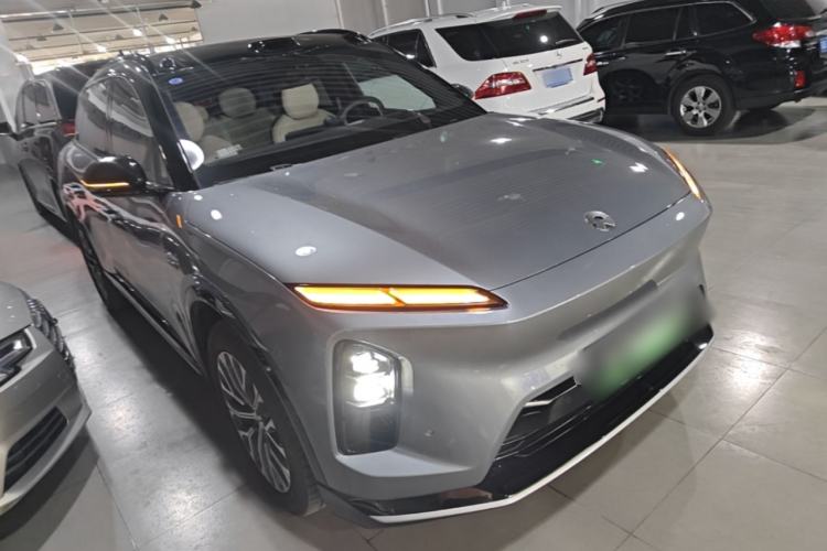 Used Nio ES6 2025 75 kWh Front Right 45 Deg