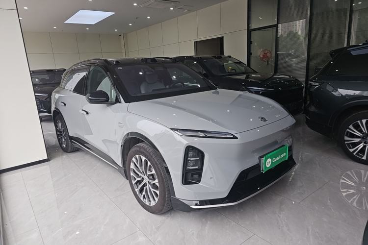 Used Nio ES6 2025 75 kWh Front Right 45 Deg