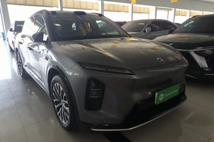 Used Nio ES6 2025 75 kWh Front Right 45 Deg