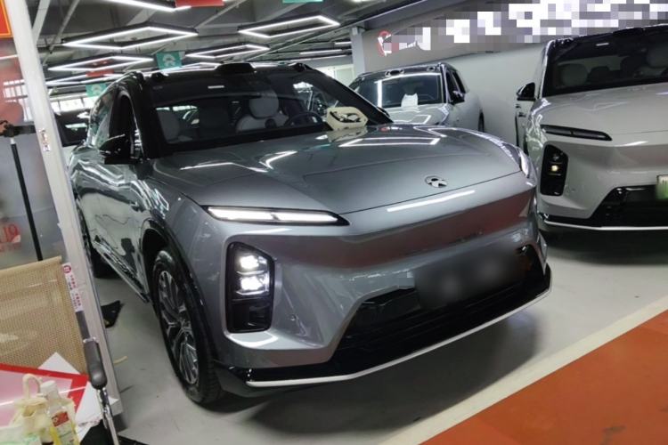 Used Nio ES6 2025 75 kWh Front Right 45 Deg