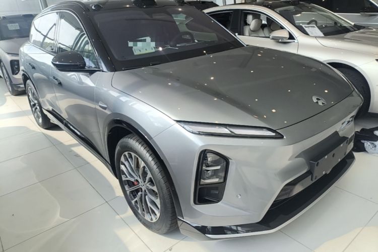 Used Nio ES6 2025 75 kWh Front Right 45 Deg