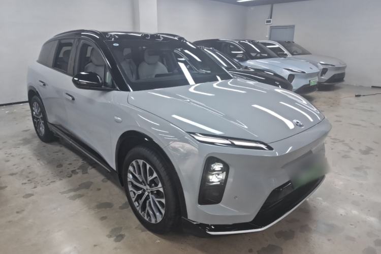 Used Nio ES6 2025 75 kWh Front Right 45 Deg