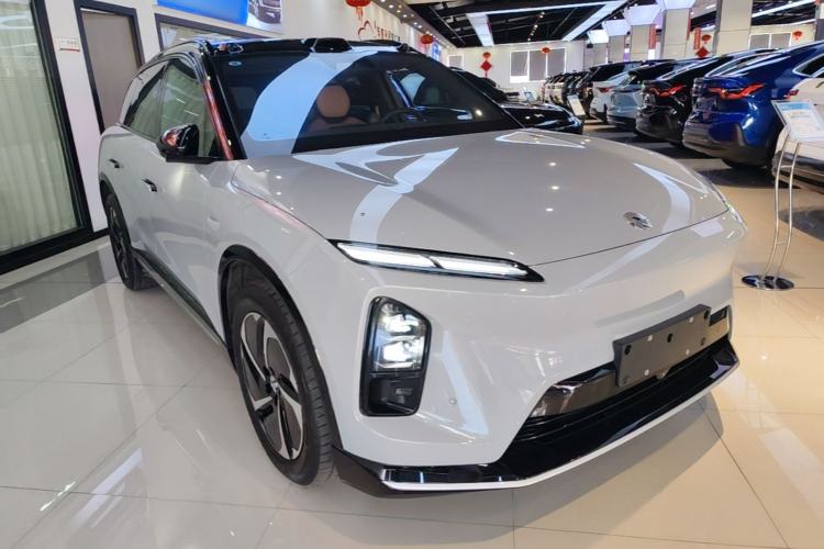 Used Nio ES6 2025 75 kWh Front Right 45 Deg