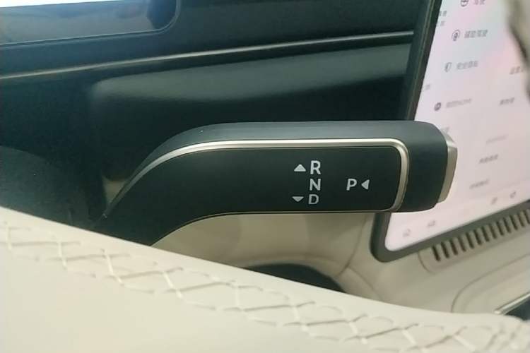Used Nio ES6 2025 75 kWh Gear Lever