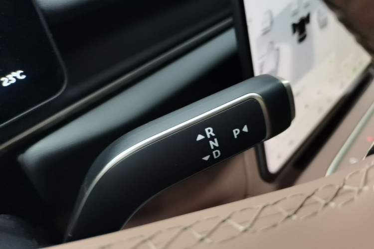 Used Nio ES6 2025 75 kWh Gear Lever