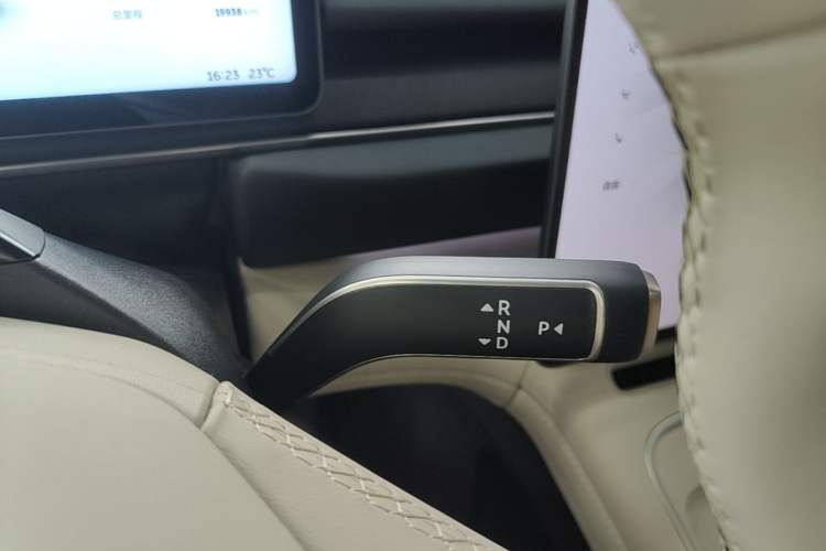 Used Nio ES6 2025 75 kWh Gear Lever