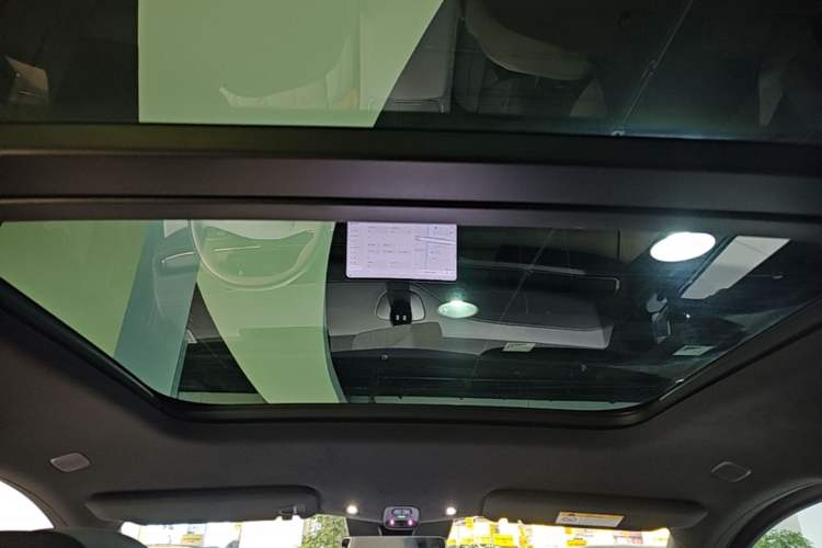 Used Nio ES6 2025 75 kWh Headliner