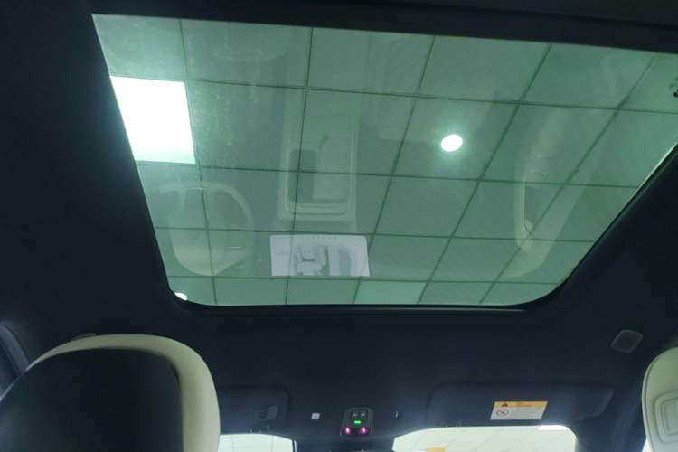Used Nio ES6 2025 75 kWh Headliner