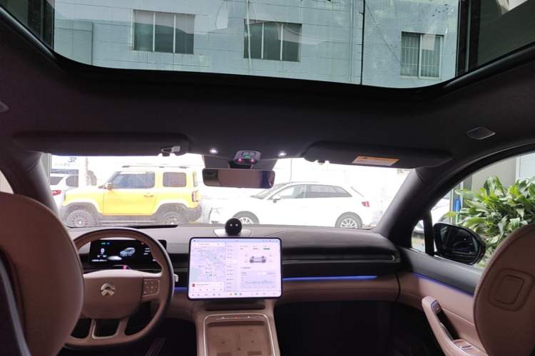 Used Nio ES6 2025 75 kWh Headliner