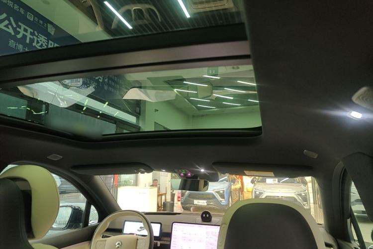 Used Nio ES6 2025 75 kWh Headliner