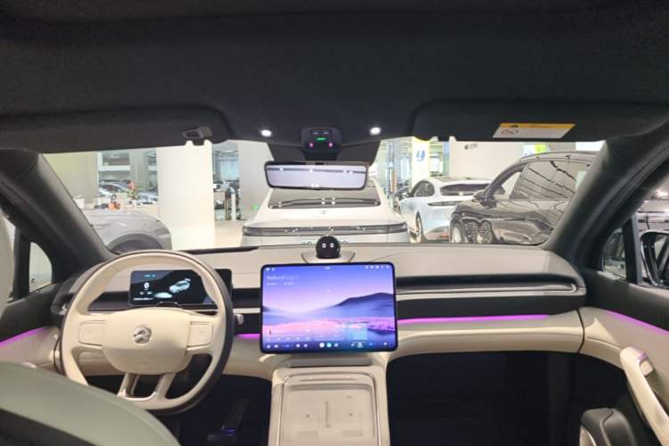Used Nio ES6 2025 75 kWh Headliner