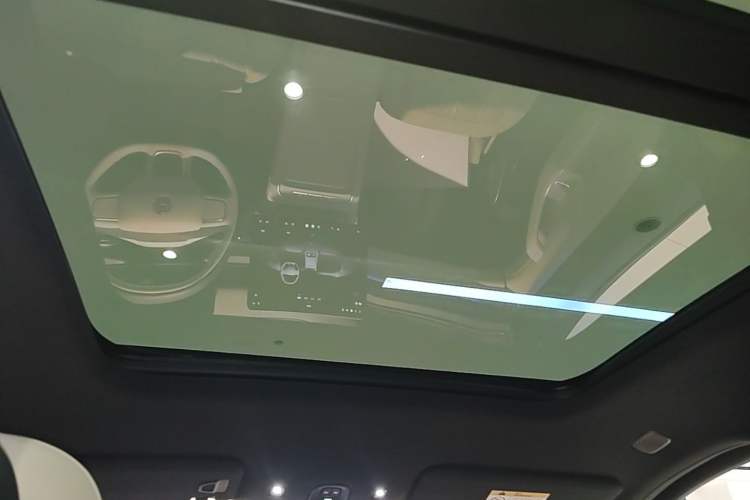 Used Nio ES6 2025 75 kWh Headliner