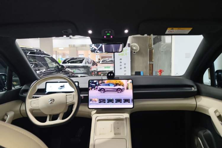 Used Nio ES6 2025 75 kWh Headliner