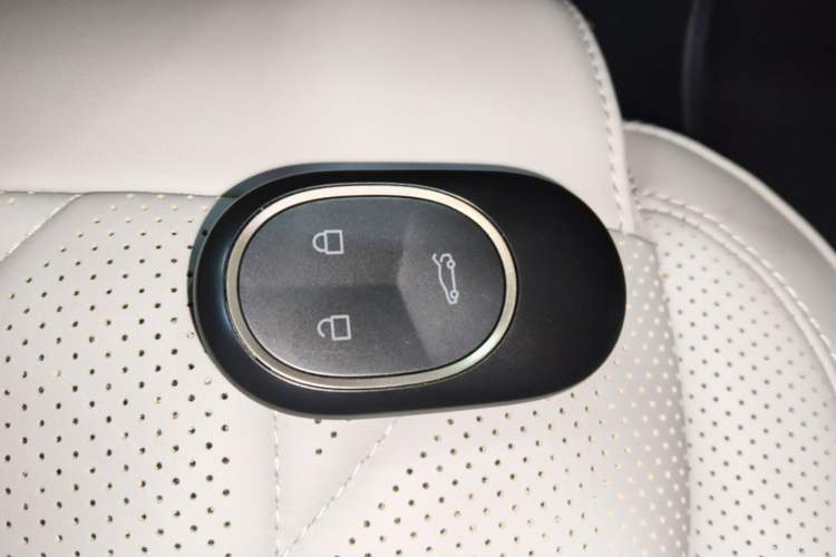 Used Nio ES6 2025 75 kWh Interior 1