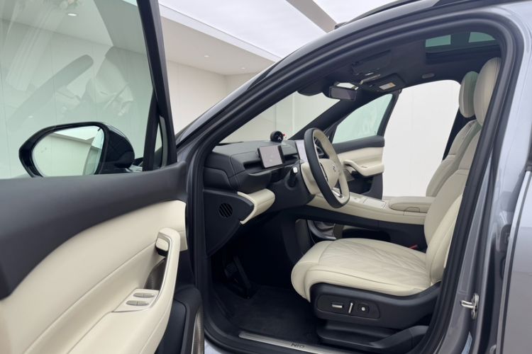 Used Nio ES6 2025 75 kWh Interior 1