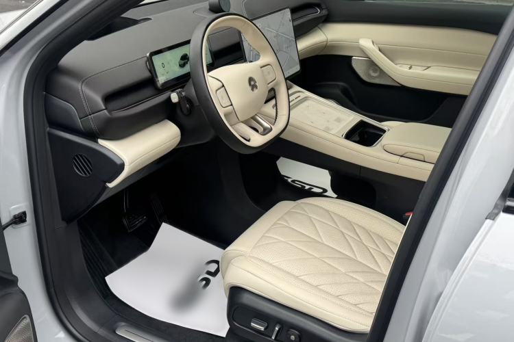 Used Nio ES6 2025 75 kWh Interior 11