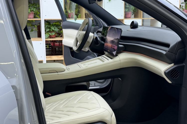 Used Nio ES6 2025 75 kWh Interior 11