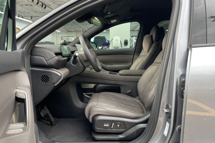 Used Nio ES6 2025 75 kWh Interior 11