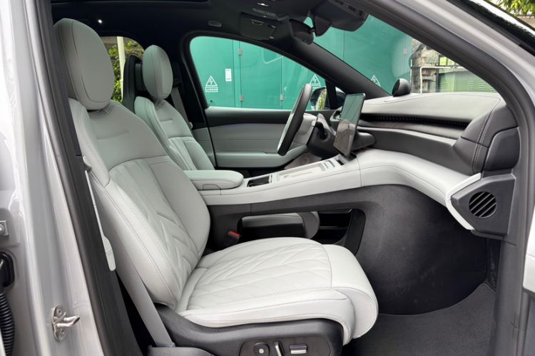 Used Nio ES6 2025 75 kWh Interior 12