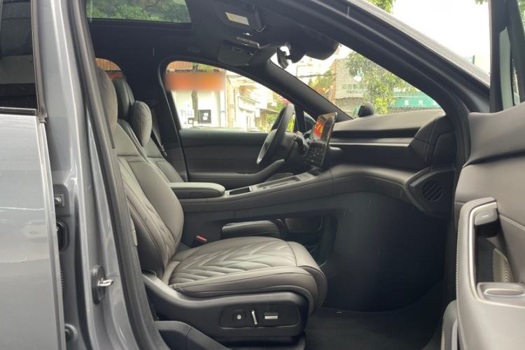 Used Nio ES6 2025 75 kWh Interior 2