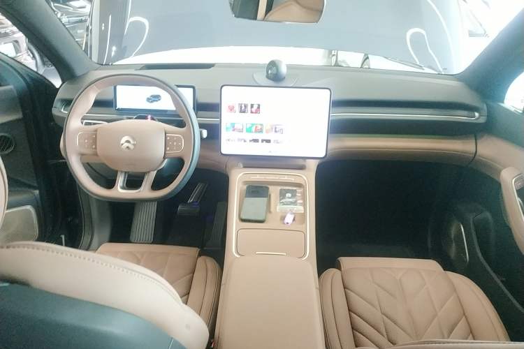 Used Nio ES6 2025 75 kWh Interior 2
