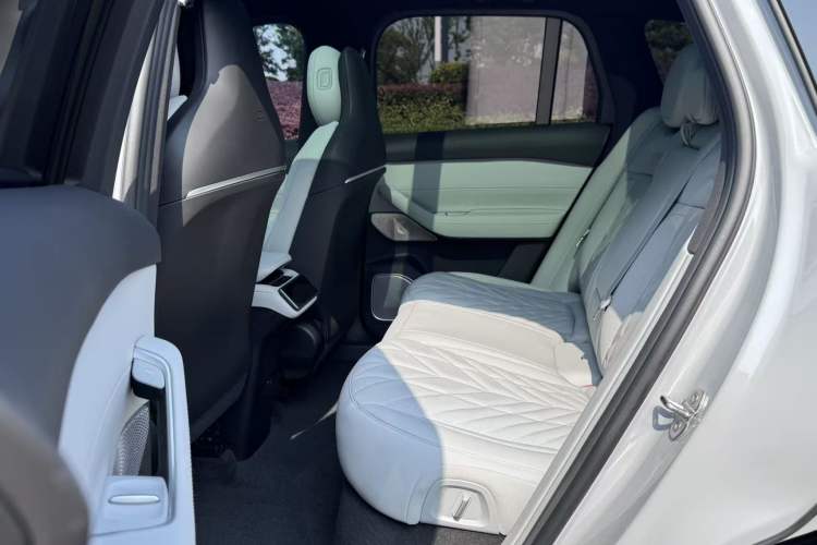 Used Nio ES6 2025 75 kWh Interior 3