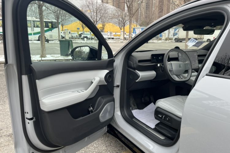 Used Nio ES6 2025 75 kWh Interior 3