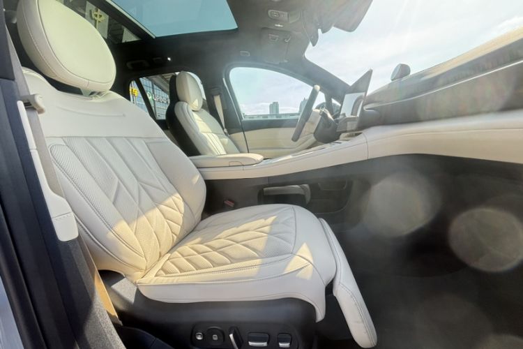 Used Nio ES6 2025 75 kWh Interior 4