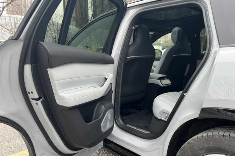 Used Nio ES6 2025 75 kWh Interior 4