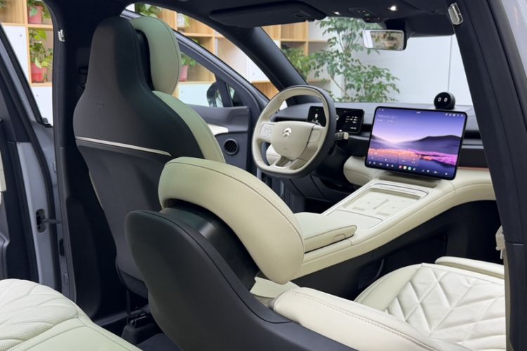 Used Nio ES6 2025 75 kWh Interior 4