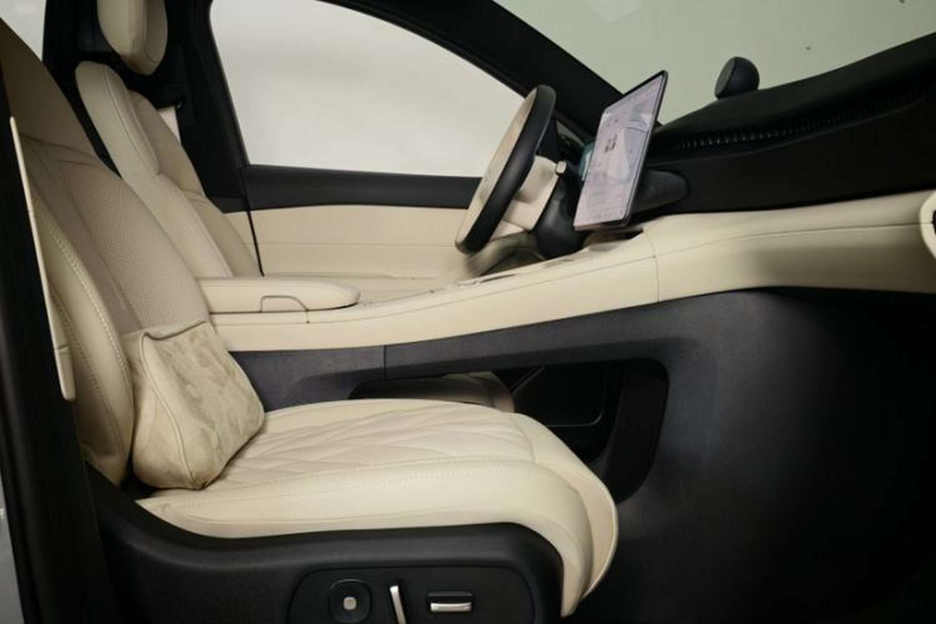 Used Nio ES6 2025 100 kWh Interior 4