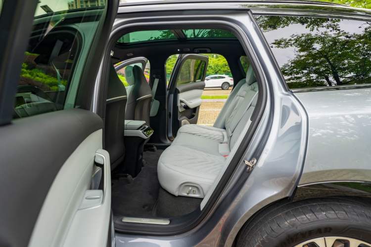 Used Nio ES6 2025 75 kWh Interior 4