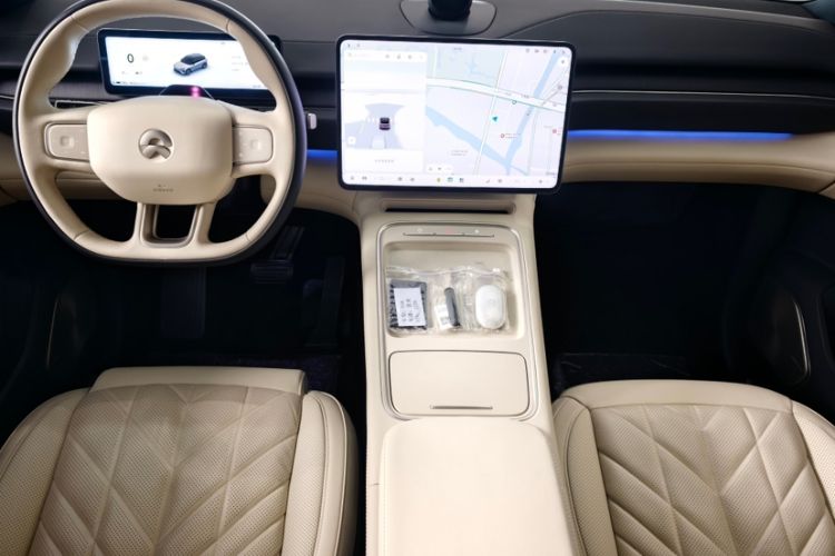 Used Nio ES6 2025 75 kWh Interior 4