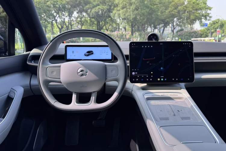 Used Nio ES6 2025 75 kWh Interior 5