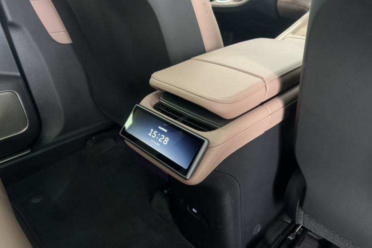 Used Nio ES6 2025 75 kWh Interior 5