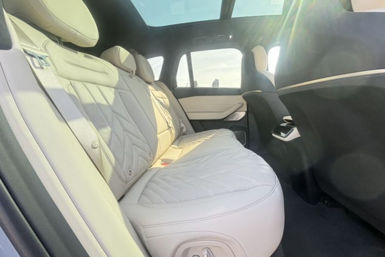 Used Nio ES6 2025 75 kWh Interior 5