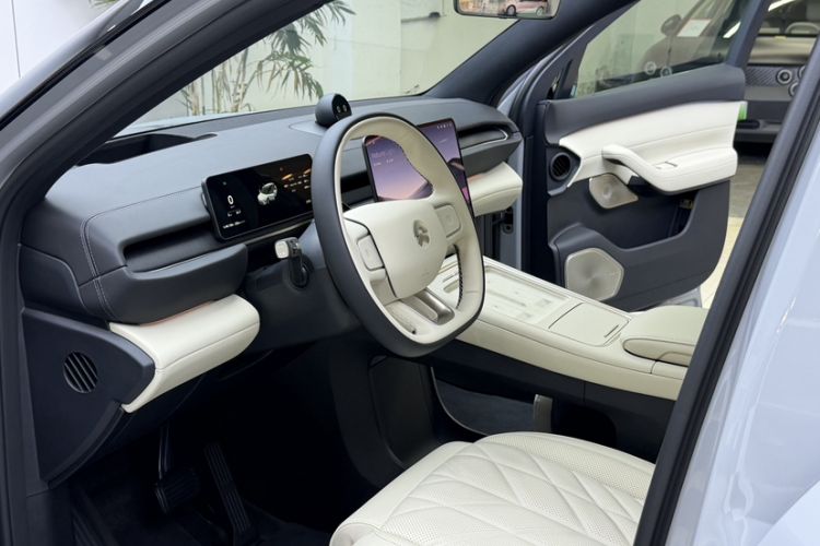 Used Nio ES6 2025 75 kWh Interior 5