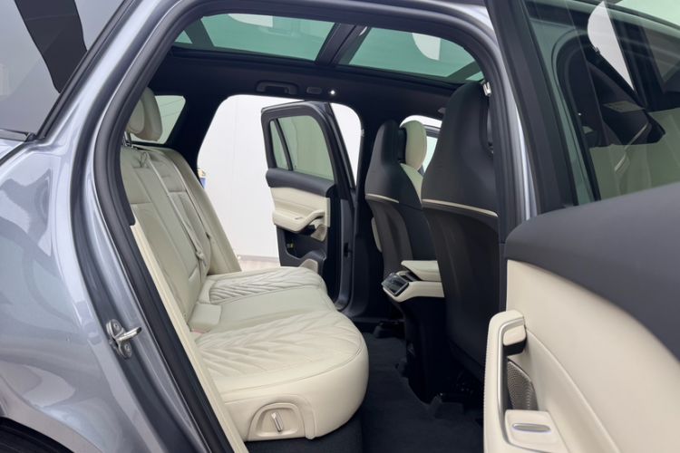 Used Nio ES6 2025 75 kWh Interior 5