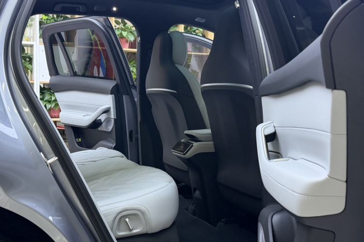 Used Nio ES6 2025 75 kWh Interior 5