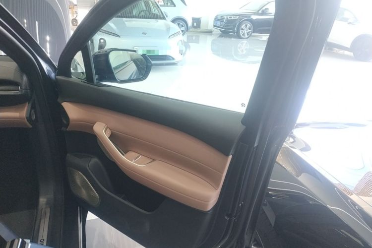 Used Nio ES6 2025 75 kWh Interior 5