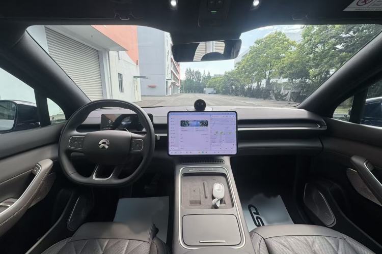 Used Nio ES6 2025 Model 100kWh 300,000th Anniversary Edition Interior 6