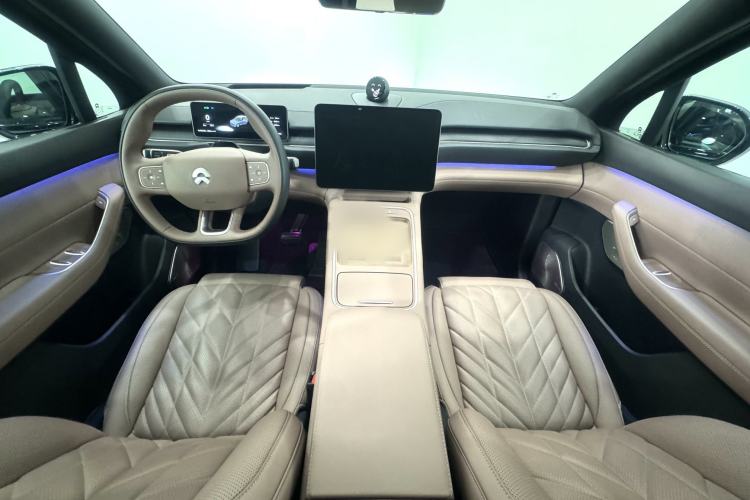 Used Nio ES6 2025 75 kWh Interior 6