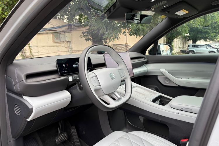 Used Nio ES6 2025 75 kWh Interior 6