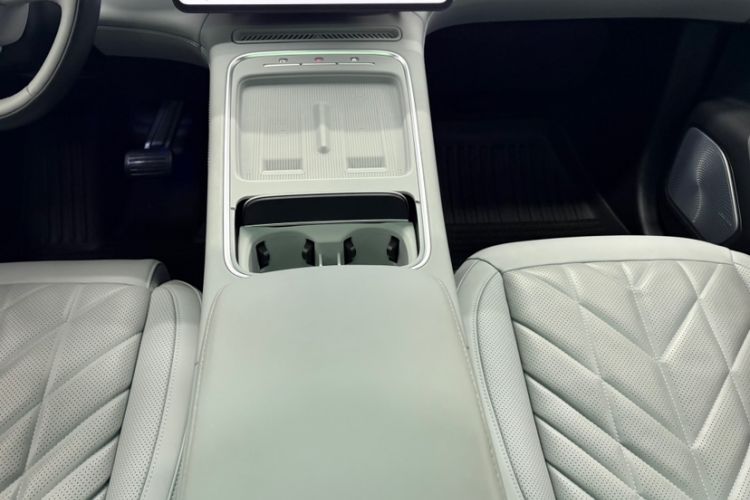 Used Nio ES6 2025 75 kWh Interior 6