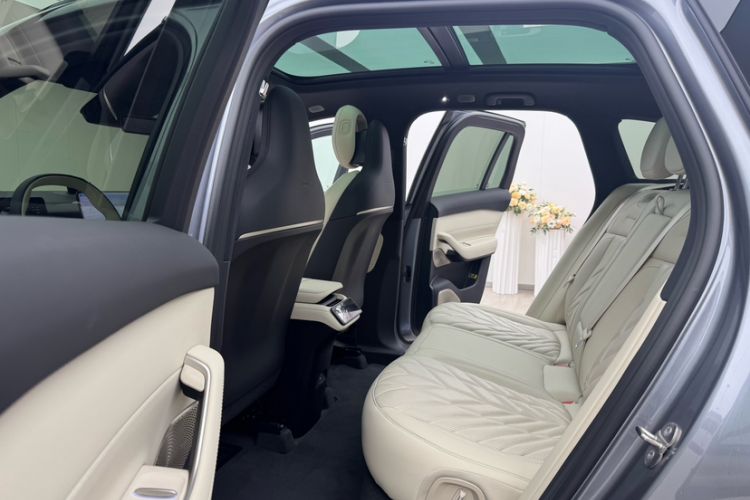 Used Nio ES6 2025 75 kWh Interior 6