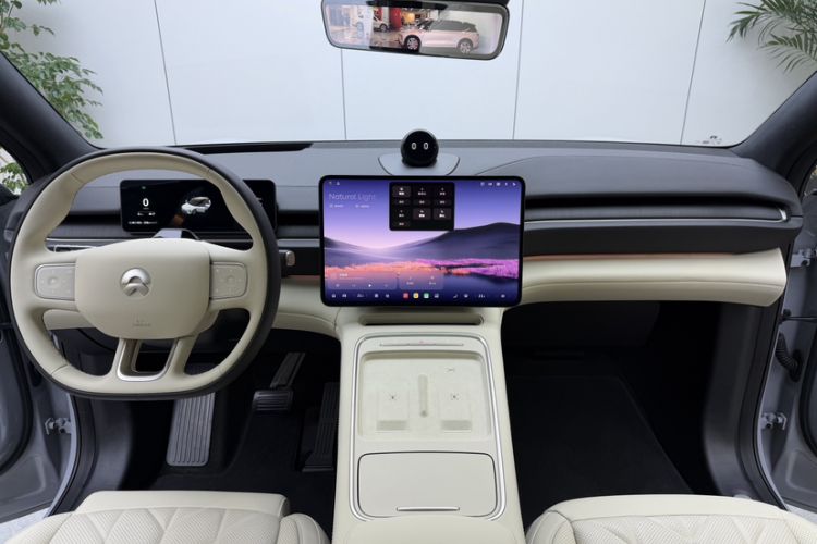 Used Nio ES6 2025 75 kWh Interior 7
