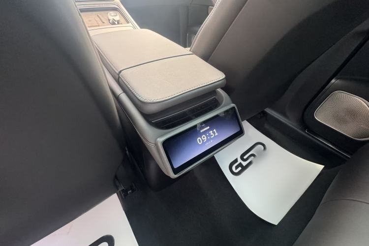 Used Nio ES6 2025 Model 100kWh 300,000th Anniversary Edition Interior 8