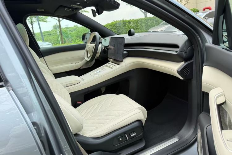 Used Nio ES6 2025 100 kWh Interior 8
