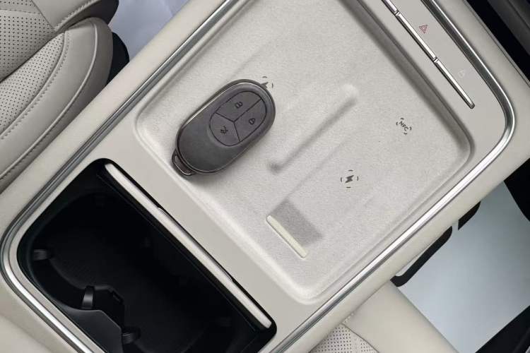 Used Nio ES6 2025 75 kWh Interior 9