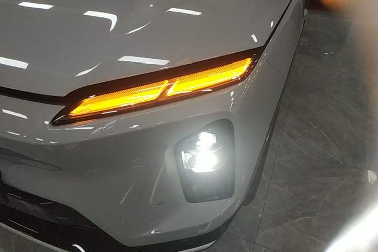 Used Nio ES6 2025 75 kWh Left Front Headlight